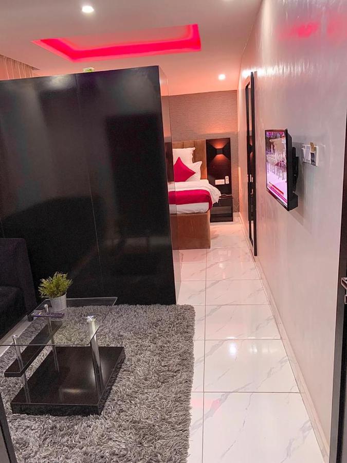 No 95 Suites VI لاغوس المظهر الخارجي الصورة